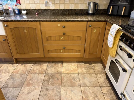 Hand Painted Kitchen Bringsty Common, Herefordshire Hand Painted Kitchen Bringsty Common, Herefordshire
