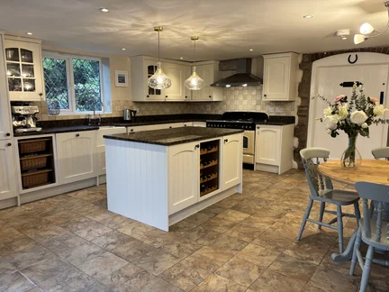 Hand Painted Kitchen Bringsty Common, Herefordshire Hand Painted Kitchen Bringsty Common, Herefordshire